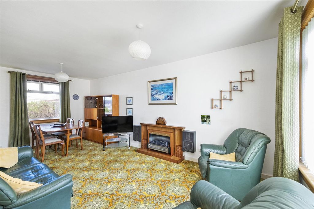 Property photo 3 of 29