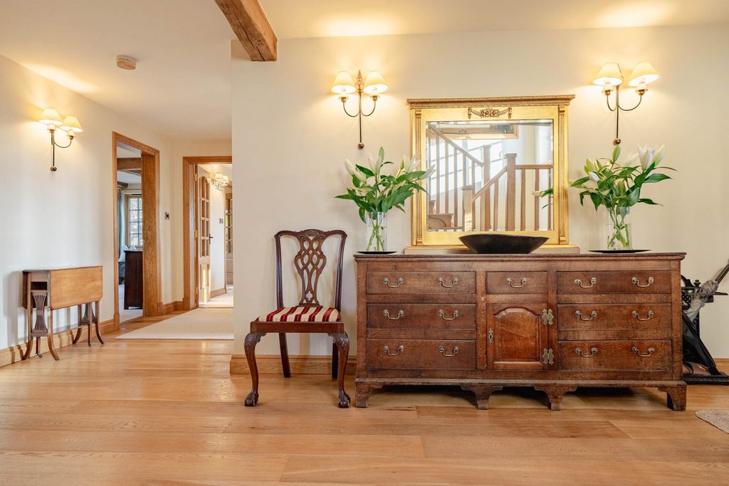 Property photo 3 of 49