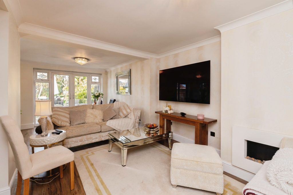 Property photo 2 of 21