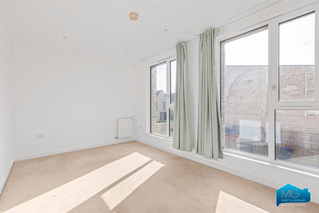 Property photo 3 of 22 Picture No. 38