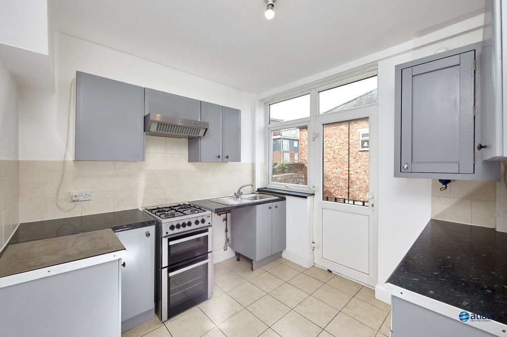 Property photo 2 of 12 Kitchen