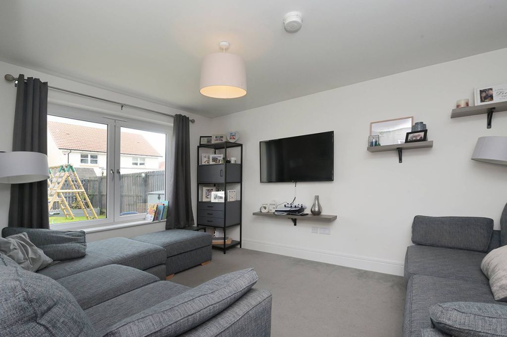 Property photo 2 of 30