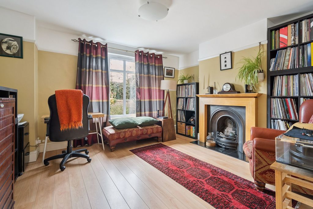 Property photo 3 of 14