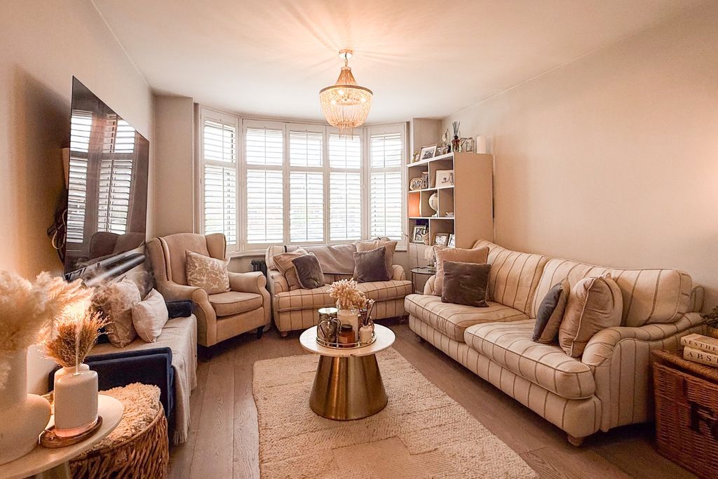 Property photo 3 of 21 4832688