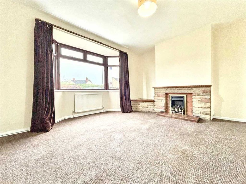 Property photo 2 of 17 Lounge