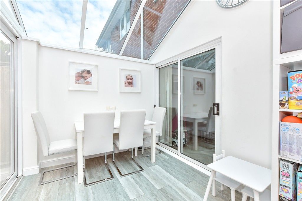 Property photo 3 of 11 Conservatory