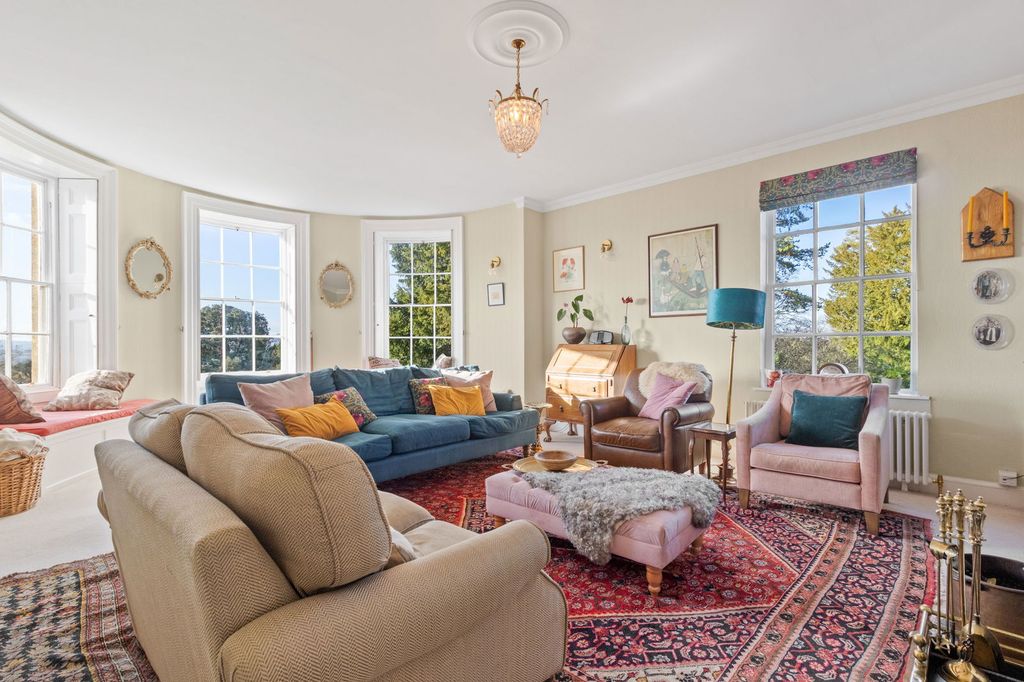 Property photo 2 of 21