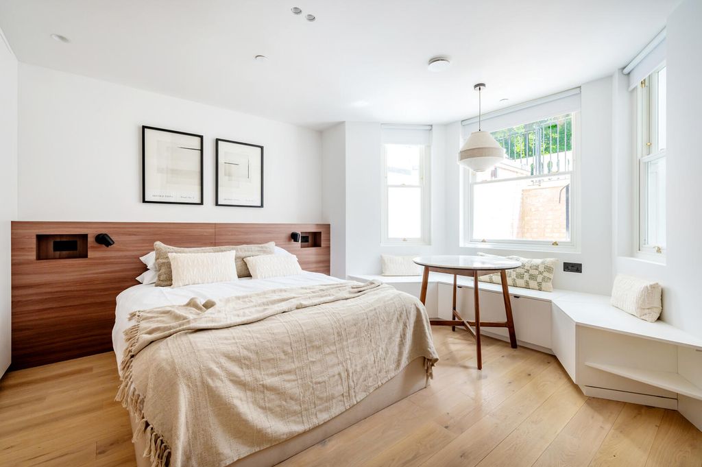 Property photo 2 of 15 65 Elsham Basement Flat (5).Jpg
