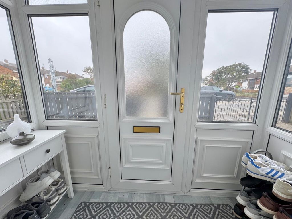 Property photo 2 of 16 A0391dc6-3097-4408-A957-De7A0Ebaea64