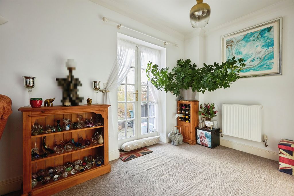 Property photo 3 of 13