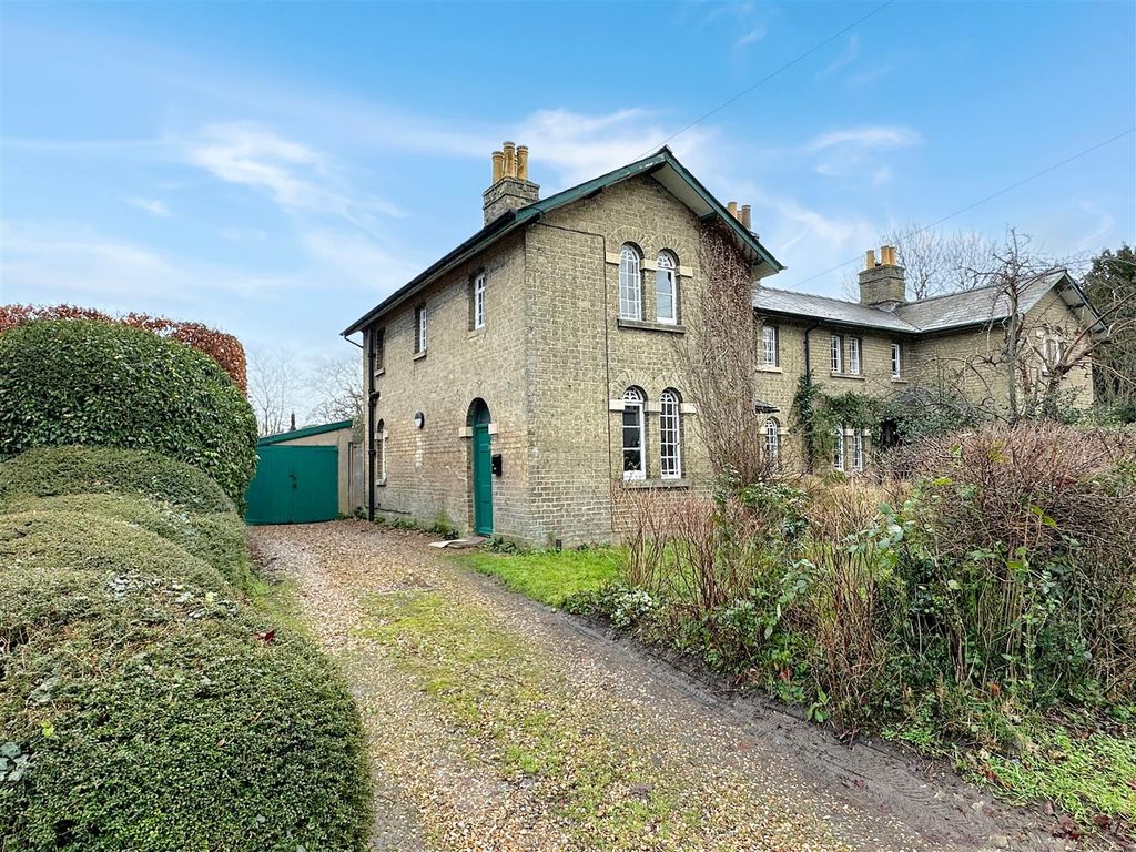 Property photo 1 of 12 Front