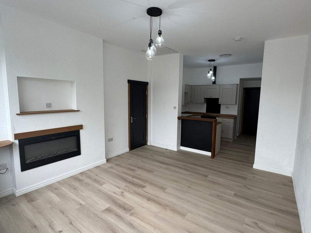 Property photo 1 of 7 4397671