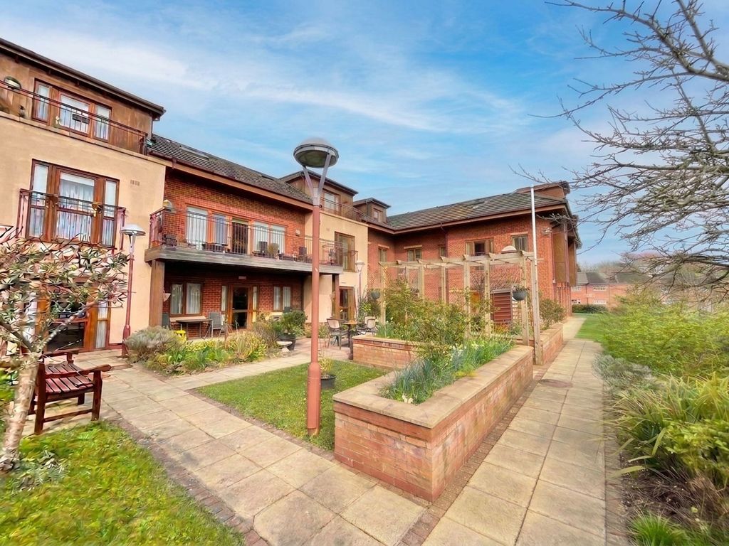 Property photo 1 of 17