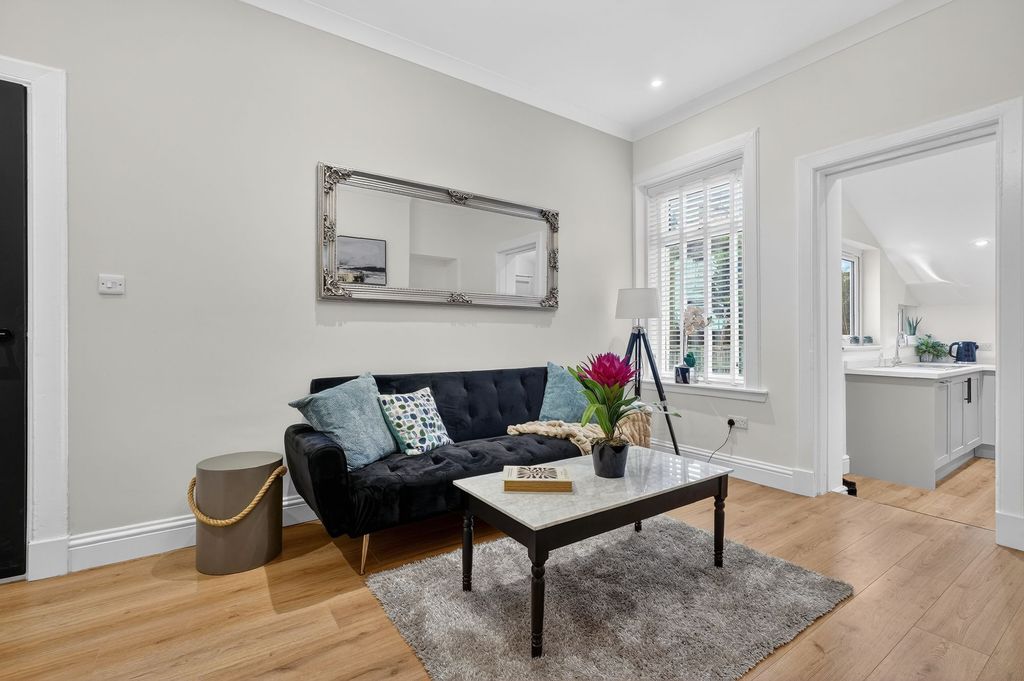 Property photo 3 of 25