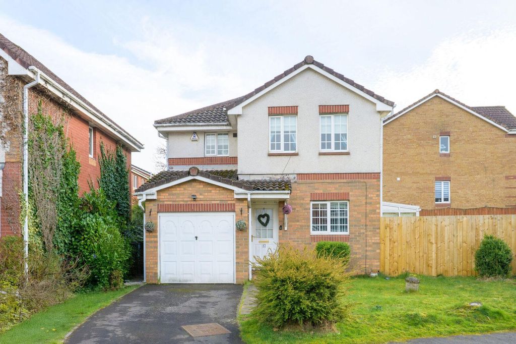 Property photo 2 of 31