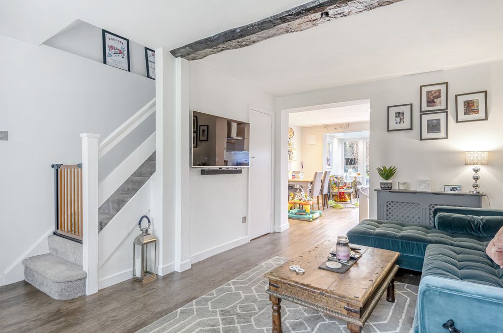 Property photo 2 of 11 698448 (2)