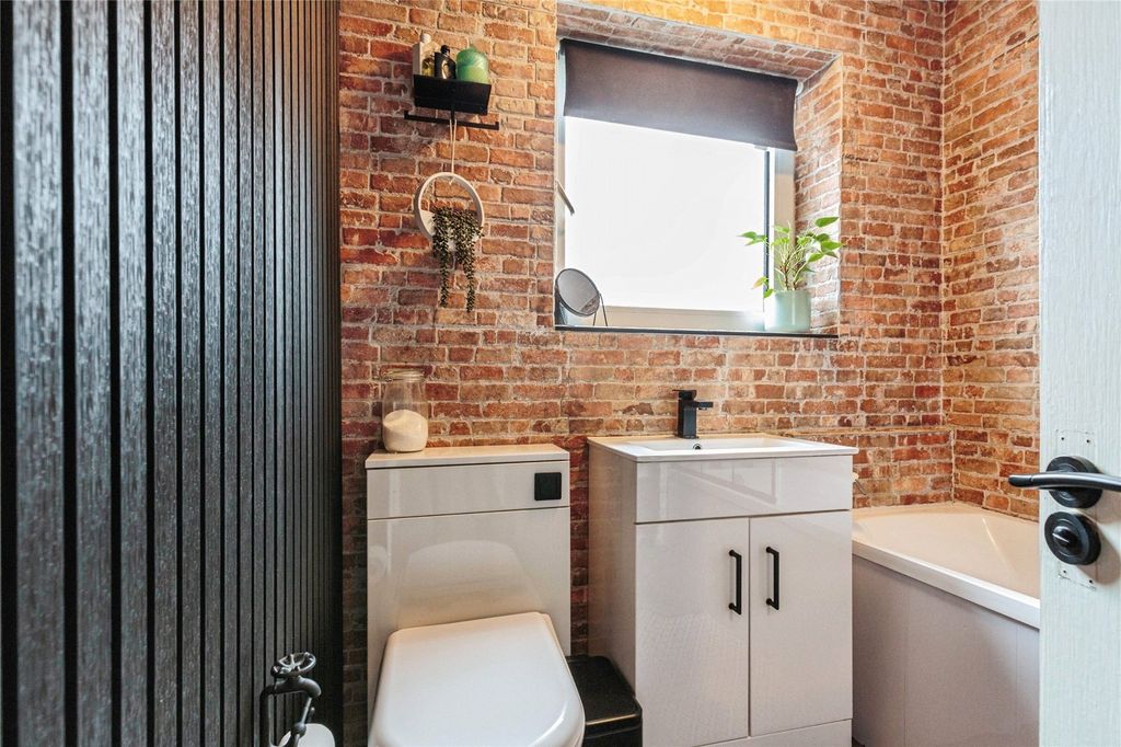 Property photo 3 of 15 Bathroom