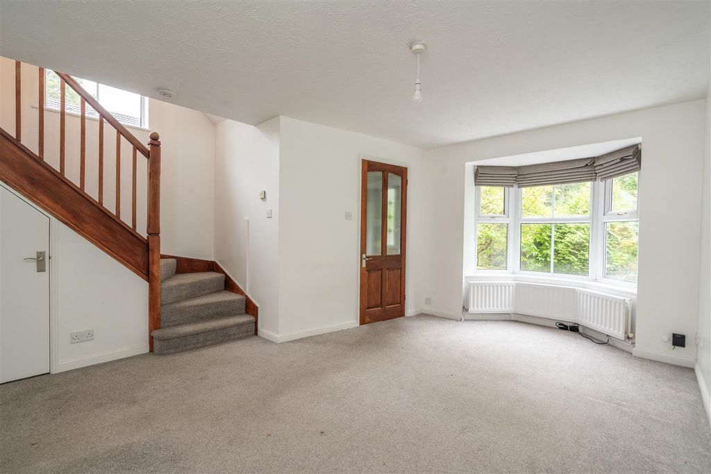 Property photo 2 of 14 12 Oakwood Croft, Solihull, B91 3Gt_7.Jpg