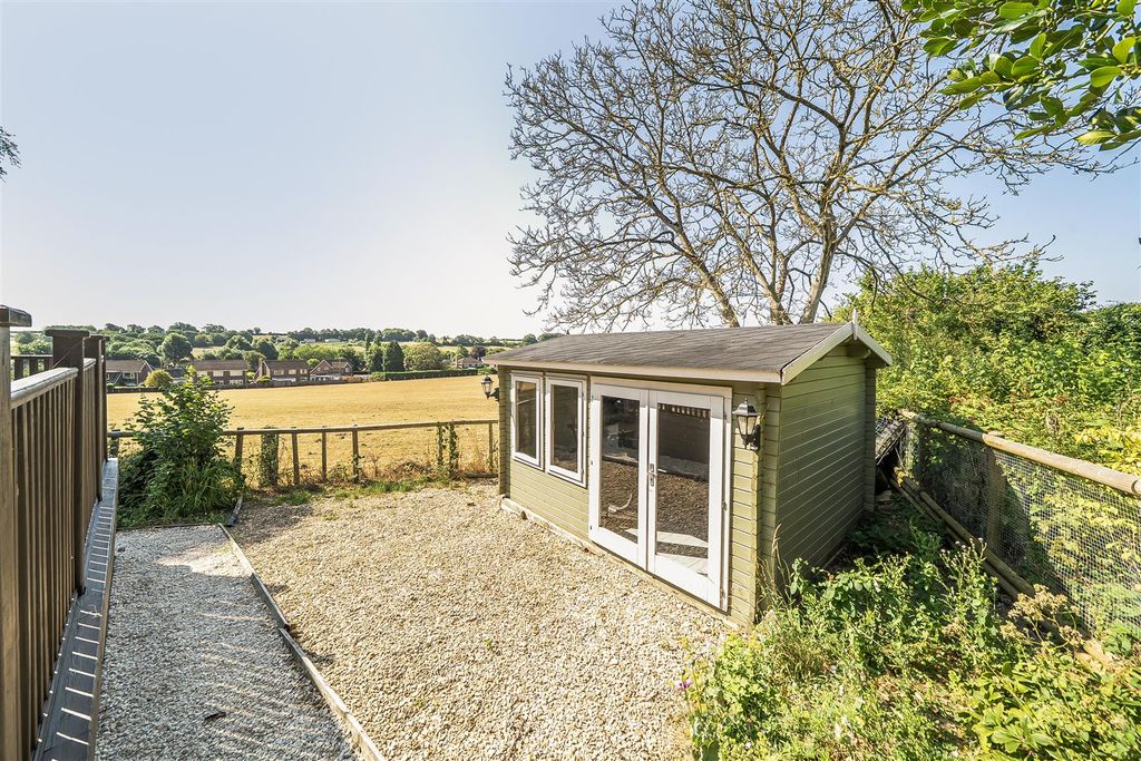 Property photo 2 of 23 Summer House