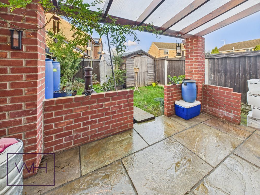 Property photo 2 of 15 Cam03785G0-Pr0329-Still013