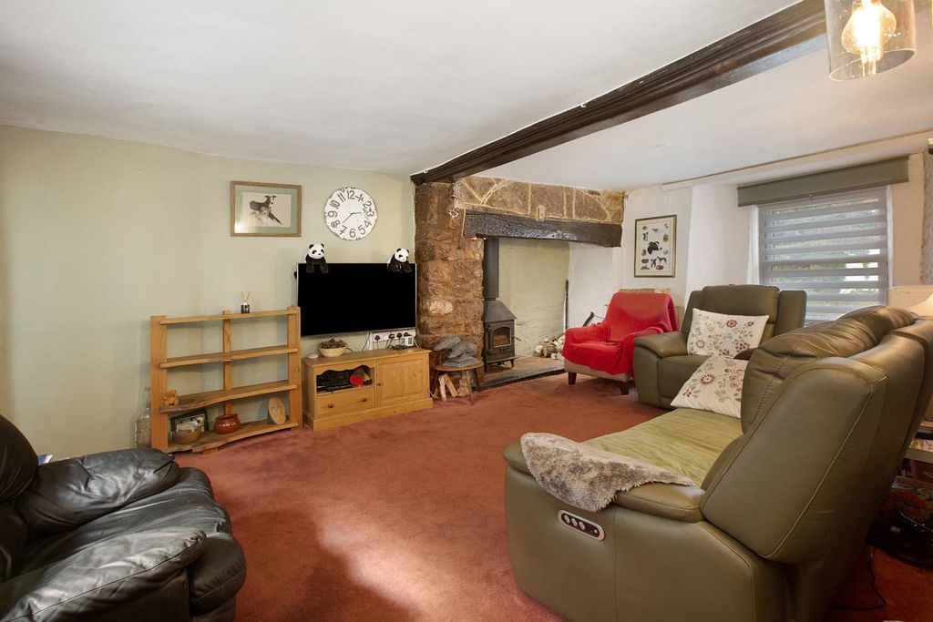 Property photo 3 of 16 Photo 8