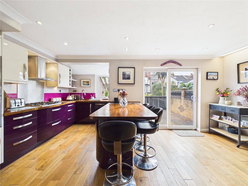 Property photo 1 of 20 Picture No. 18