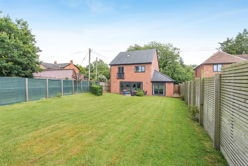 Property photo 1 of 32