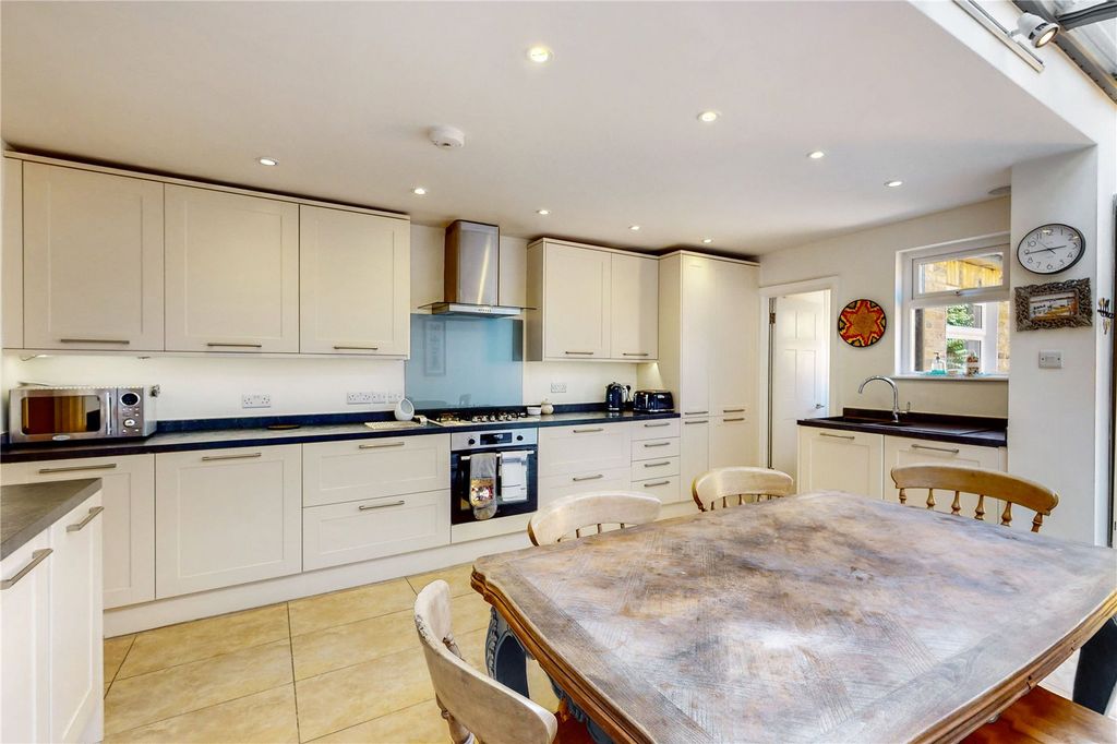 Property photo 2 of 16 Kitchen