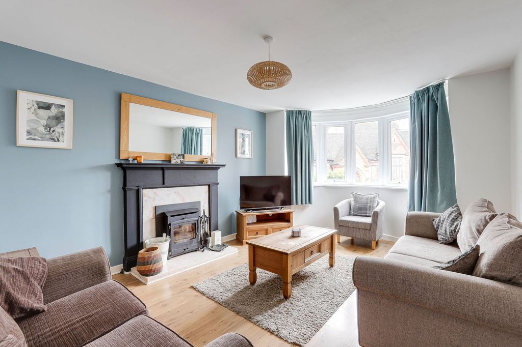 Property photo 2 of 18 Living Room