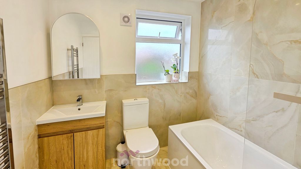 Property photo 3 of 26