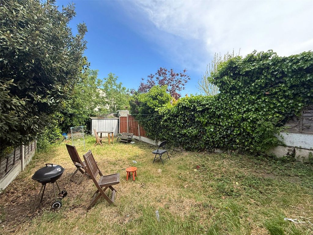 Property photo 2 of 17 Picture No. 16