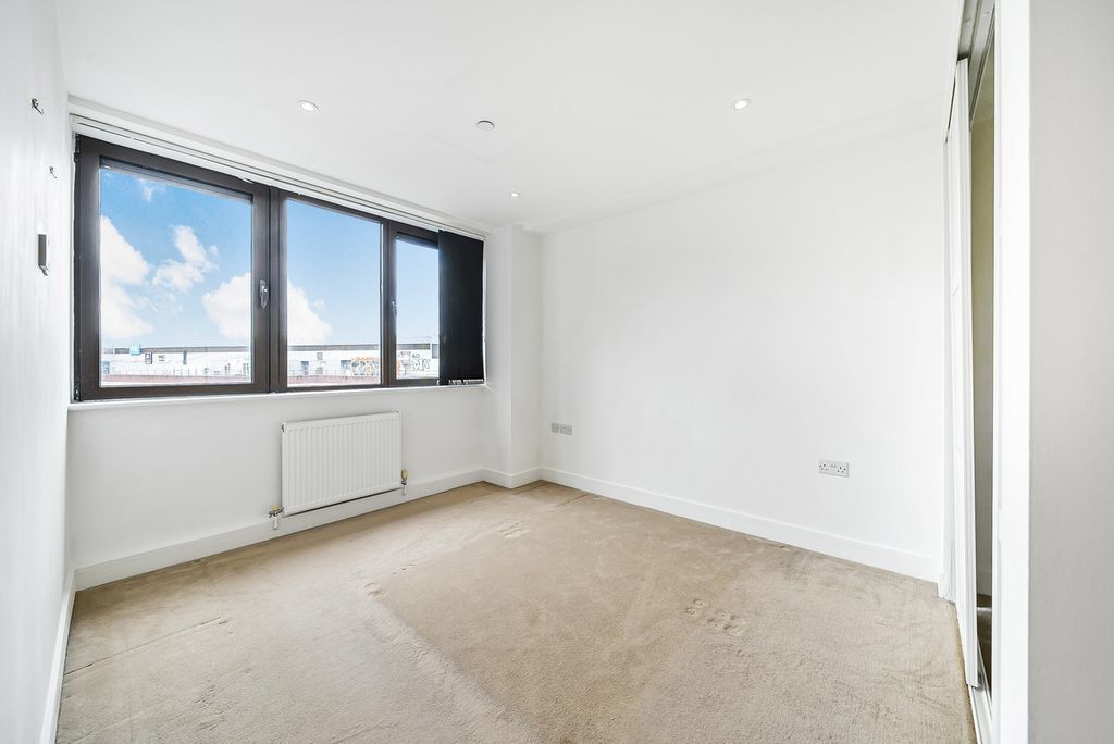 Property photo 2 of 12