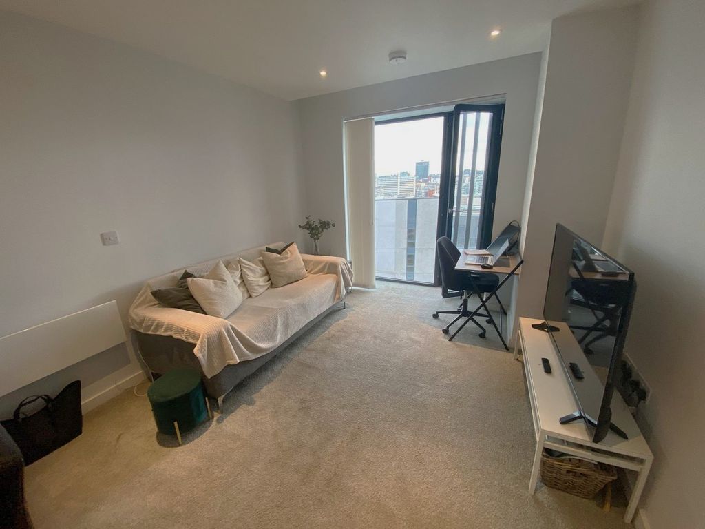 Property photo 2 of 11