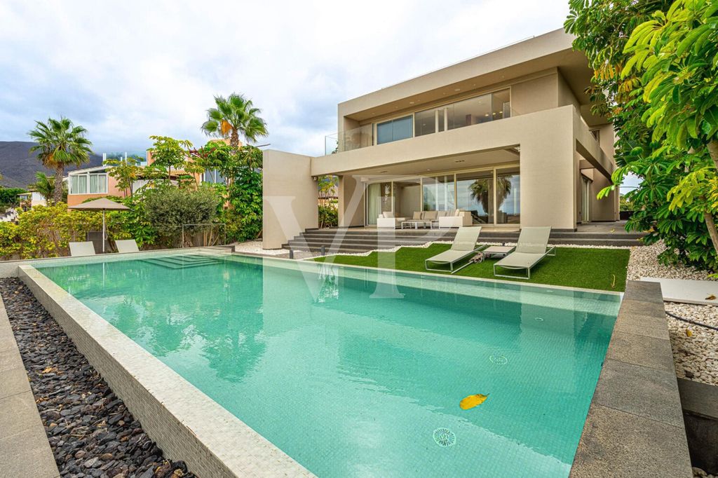 Property photo 2 of 88