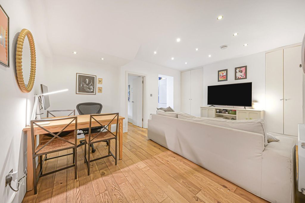 Property photo 2 of 17 Living Room