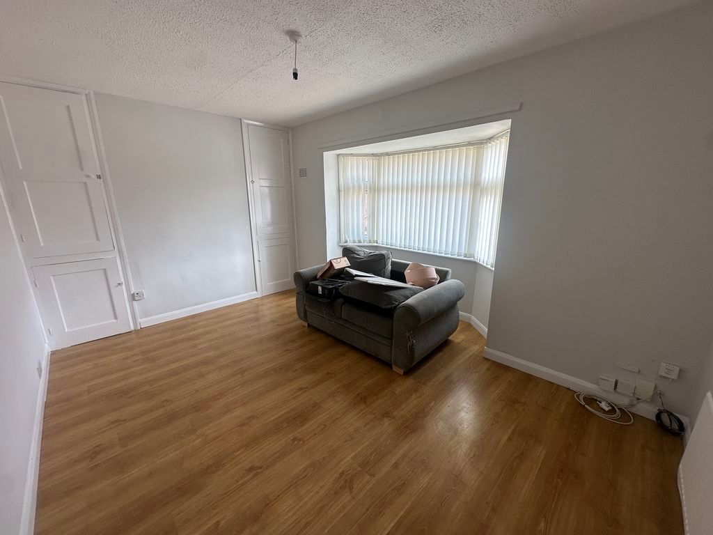 Property photo 3 of 7 Photo 9