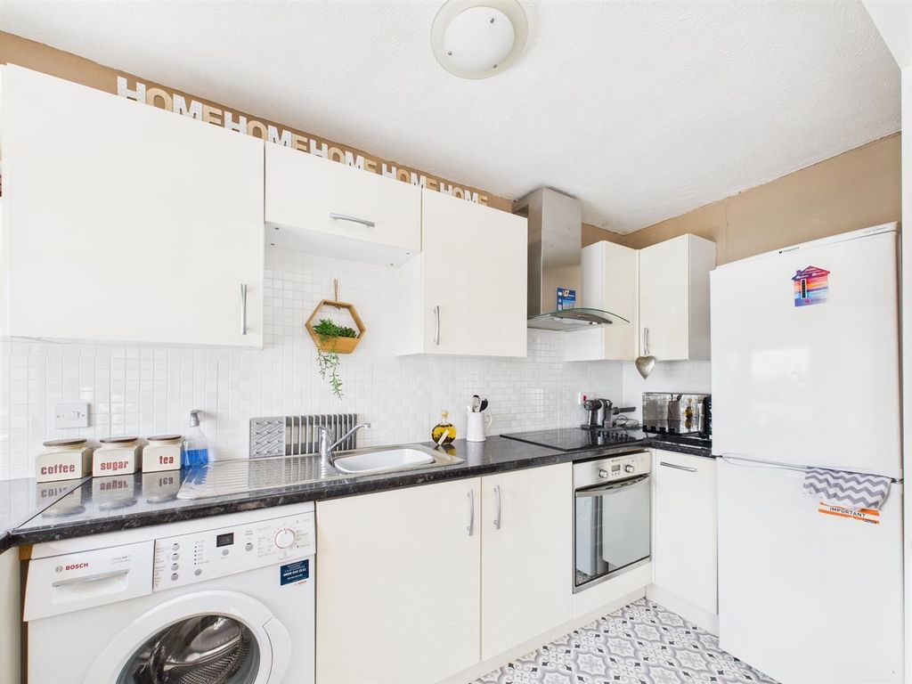 Property photo 3 of 15 Cam03604G0-Pr0072-Still013.Jpg