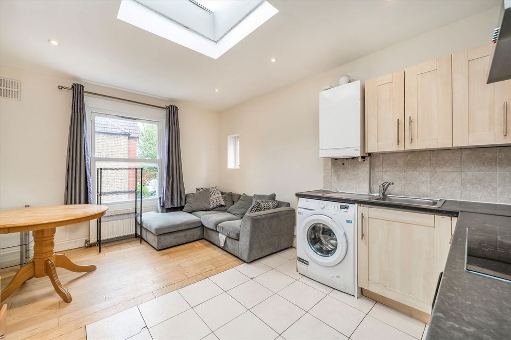 Property photo 2 of 8