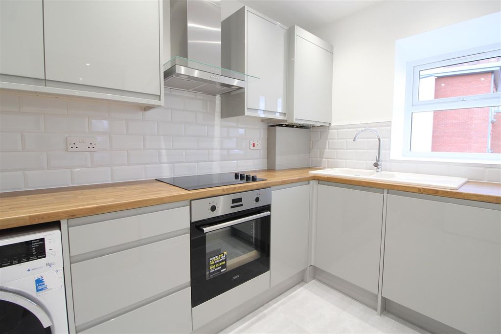 Property photo 2 of 11 Img_8548.Jpg