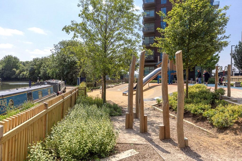 Additional image 20 of 2 bed flat for saleThe Lock, Greenford Quay, Greenford UB6