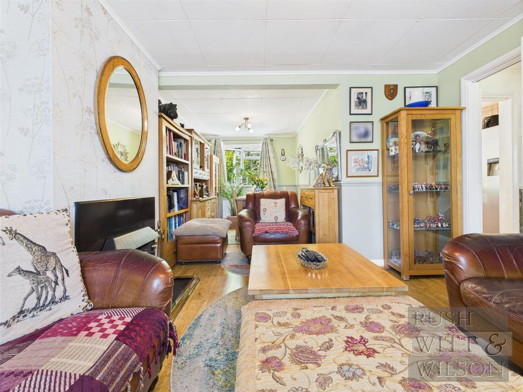 Property photo 2 of 21