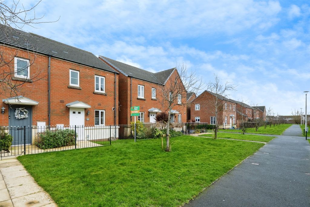 Property photo 2 of 20