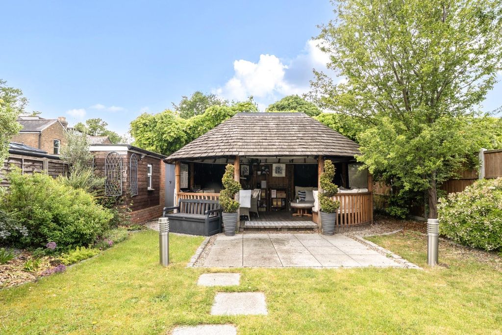 Property photo 2 of 21