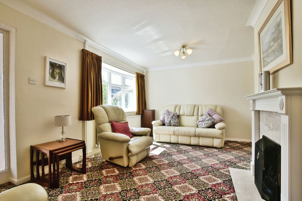 Property photo 3 of 15