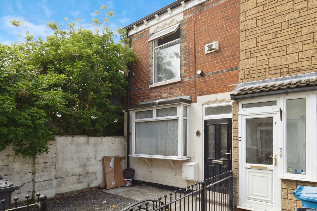 Property photo 1 of 17