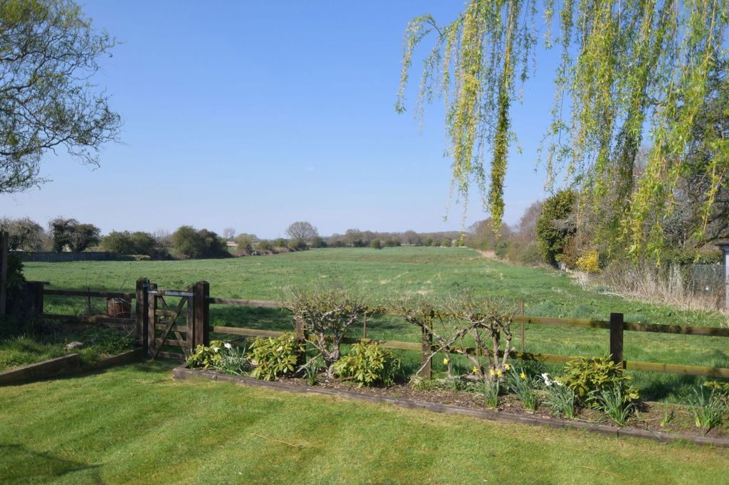 Property photo 3 of 27