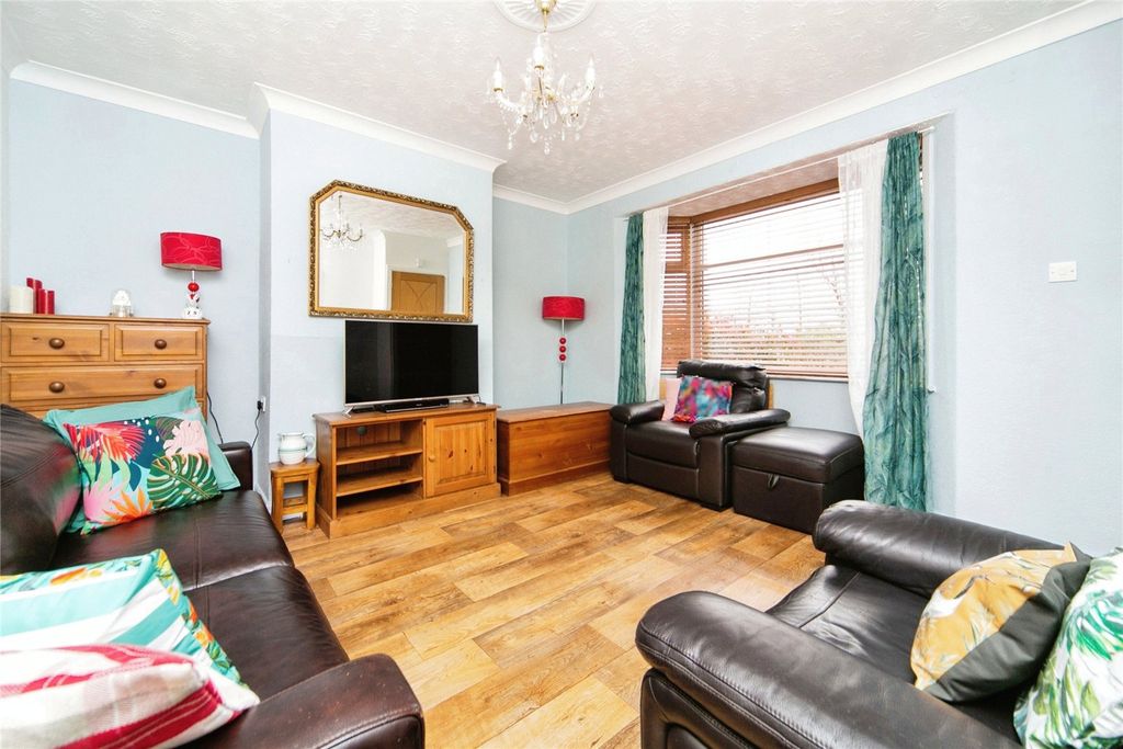 Property photo 3 of 16 Picture No. 02
