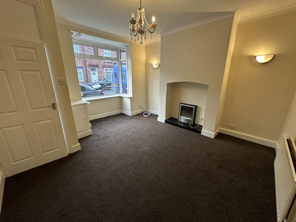 Property photo 2 of 6 Living Room