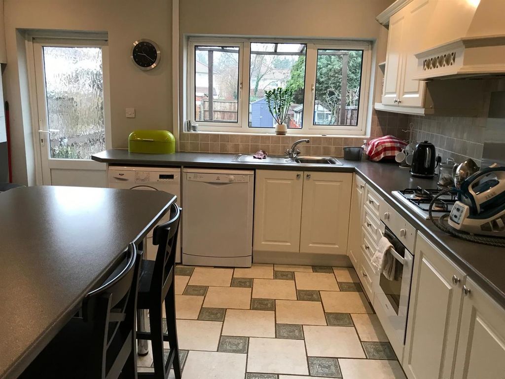 Property photo 2 of 12 Kitchen