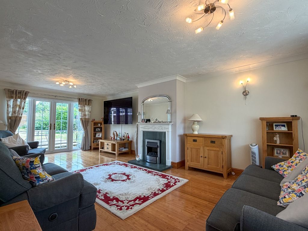 Property photo 2 of 20 5206257